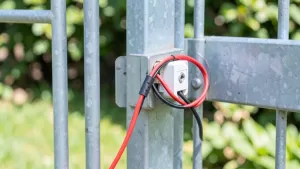 Jak podłączyć elektrozaczep do furtki